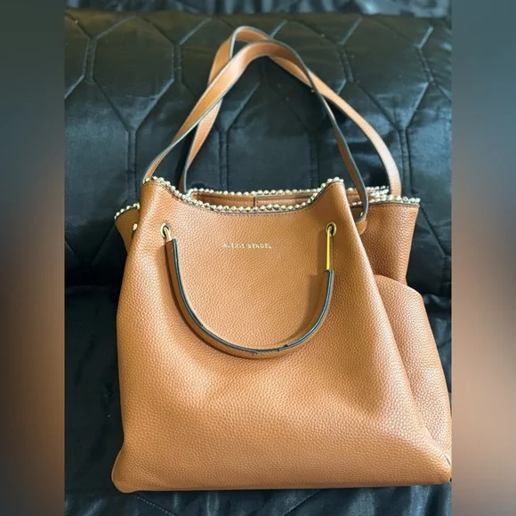 ✨ Preloved Alexis Bendel Tan Tote ✨ - Picture 2 of 8